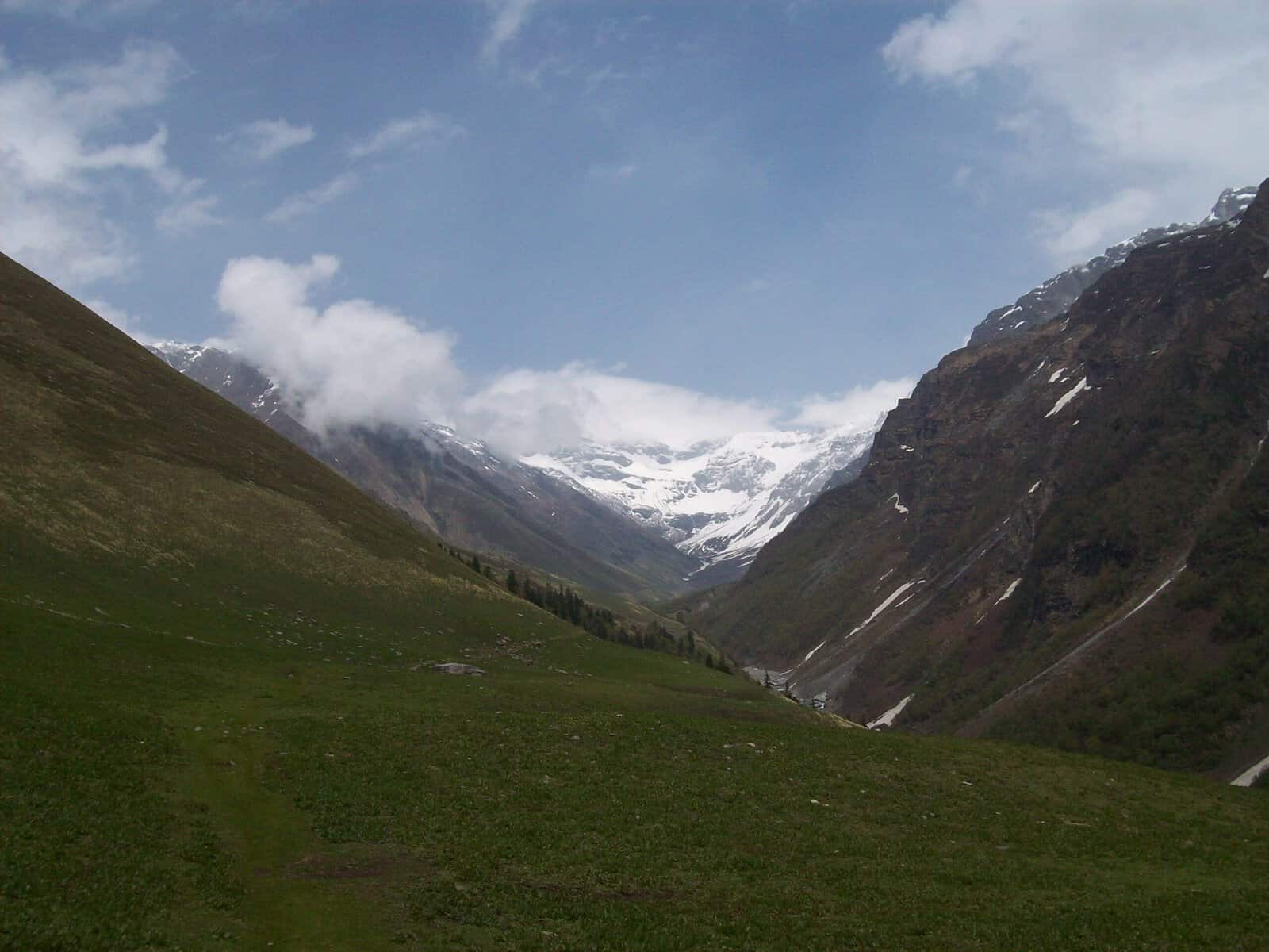 Gunas Pass Trek